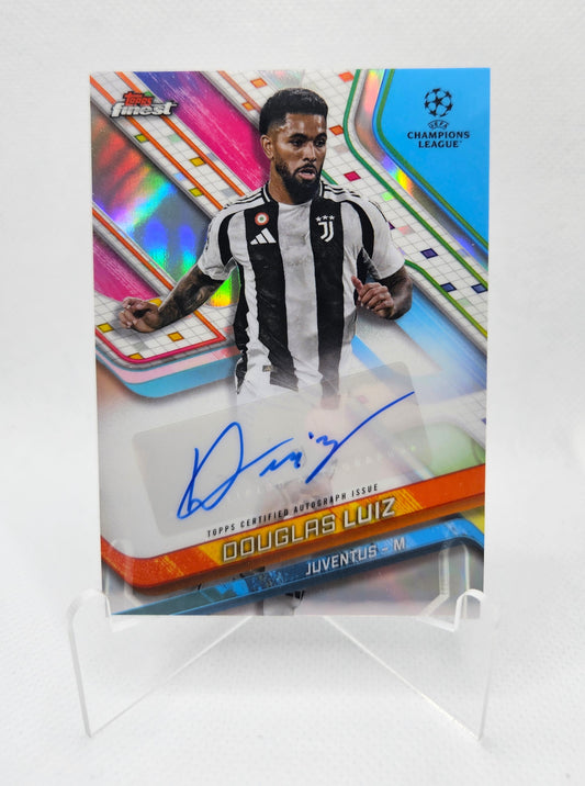 Douglas Luiz - Autógrafo original - Topps Finest UEFA Club Competitions 24/25